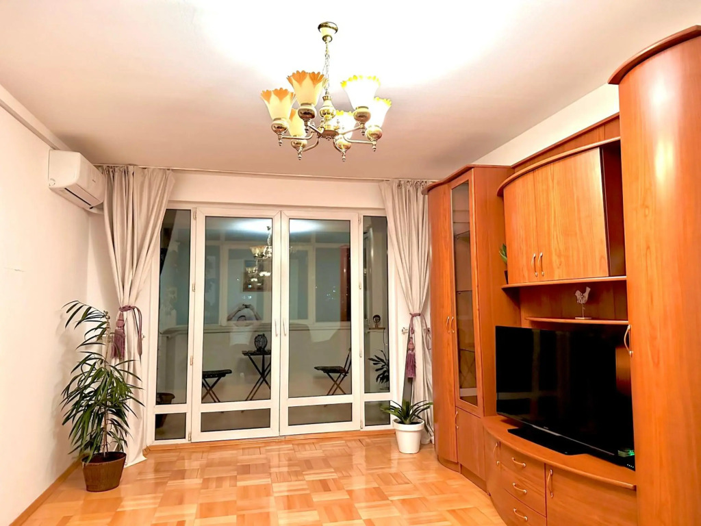 Vintage Bucharest apartment