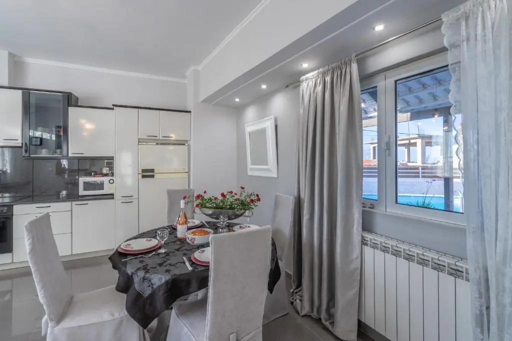 Fontana Luxury Villa Salakos With Pool Near Beach