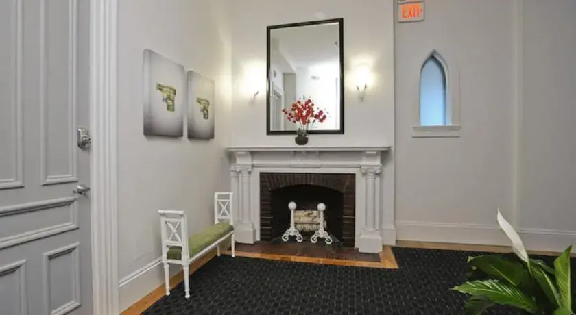 Maverick Suites at 245 Newbury St