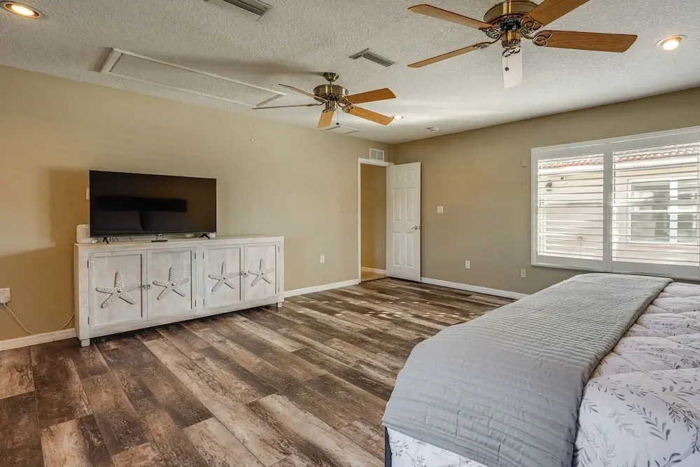 Great for Digital Nomads! Spacious Home in Largo