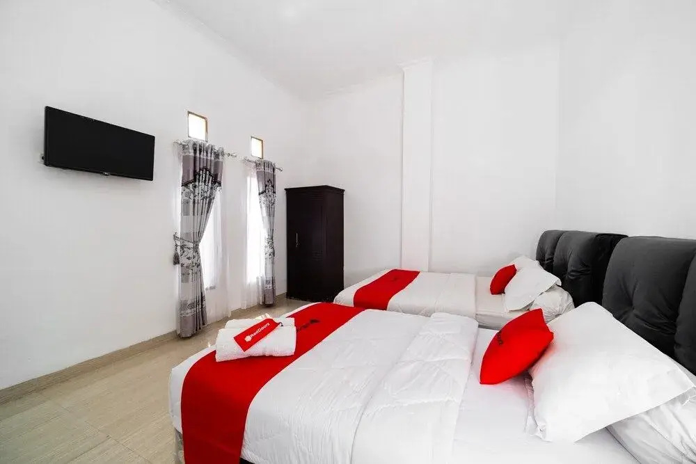 RedDoorz near Makassar Town Square 2