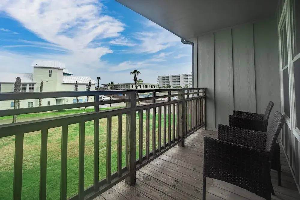 Sunrise Villas 208 - BOARDWALK TO THE BEACH