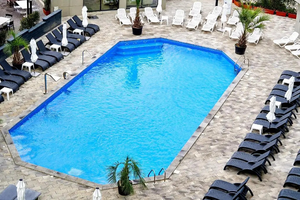 Purple Pearl Apartments Spa n Pool Beach resort