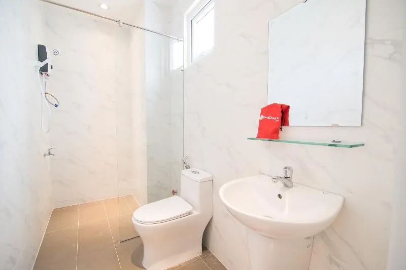 RedDoorz Near Xo Viet Nghe Tinh Street