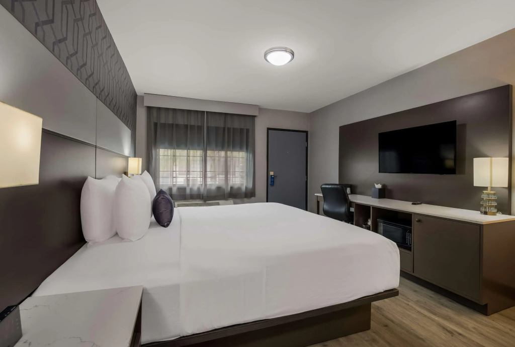 Sunset West Hotel, SureStay Collection By Best Western