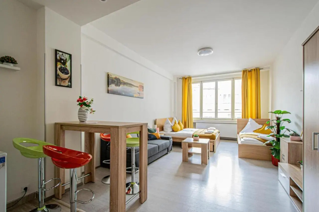 City Center Apartments near Synagogue