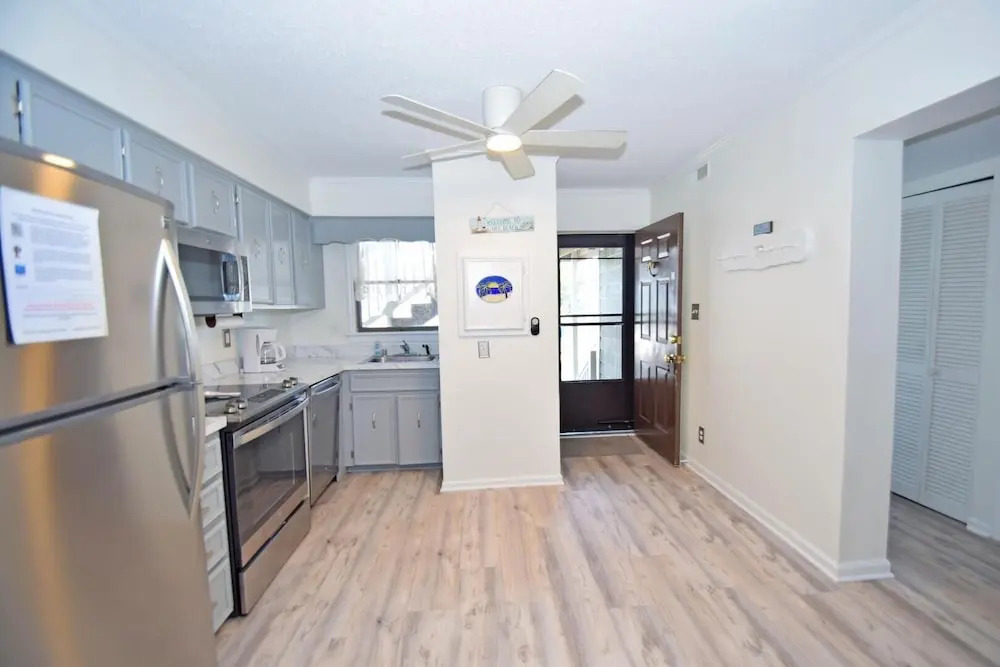 Park Place 101 2 Bedroom Condo by RedAwning