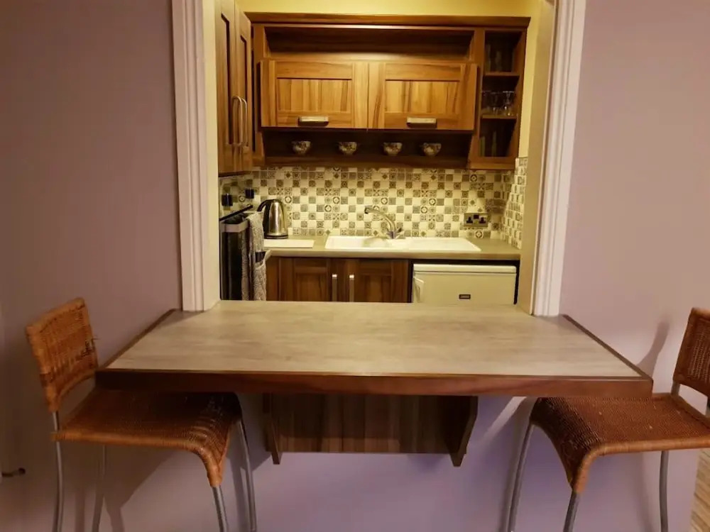 Ethan House Holiday Suites