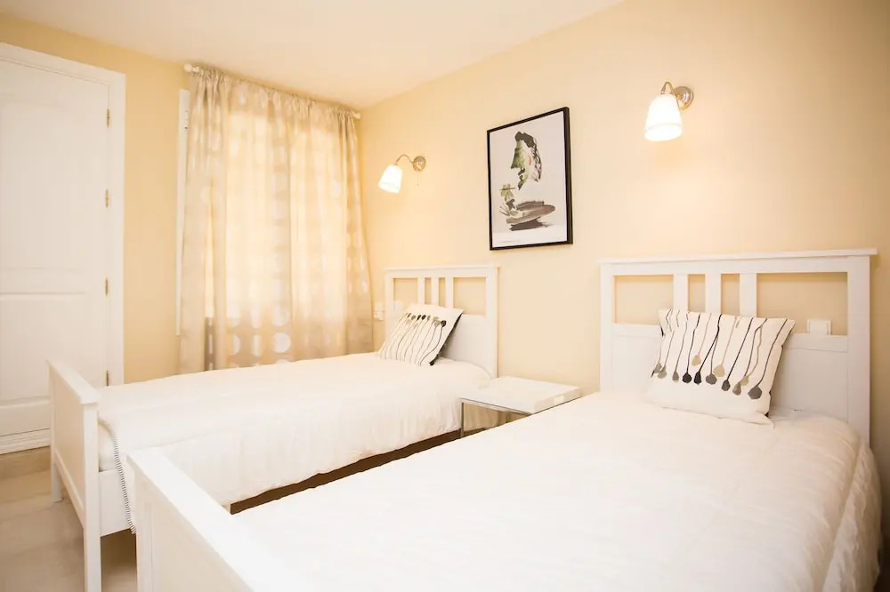 Santa Maria 2 Bed Apartment with Sea Views