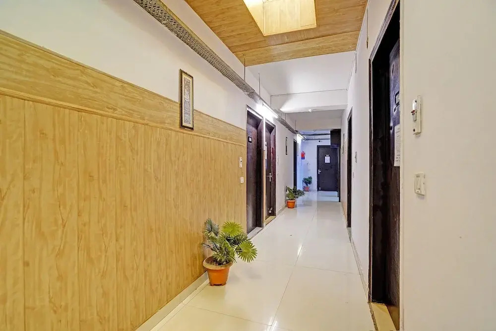 Fabhotel Vasundhara Grand
