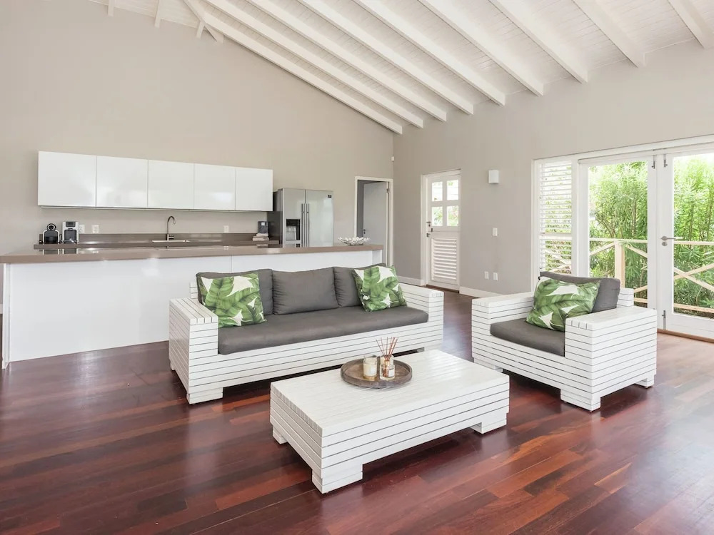 Luxury Detached Villa With Pool in Jan Thiel in Willemstad for six