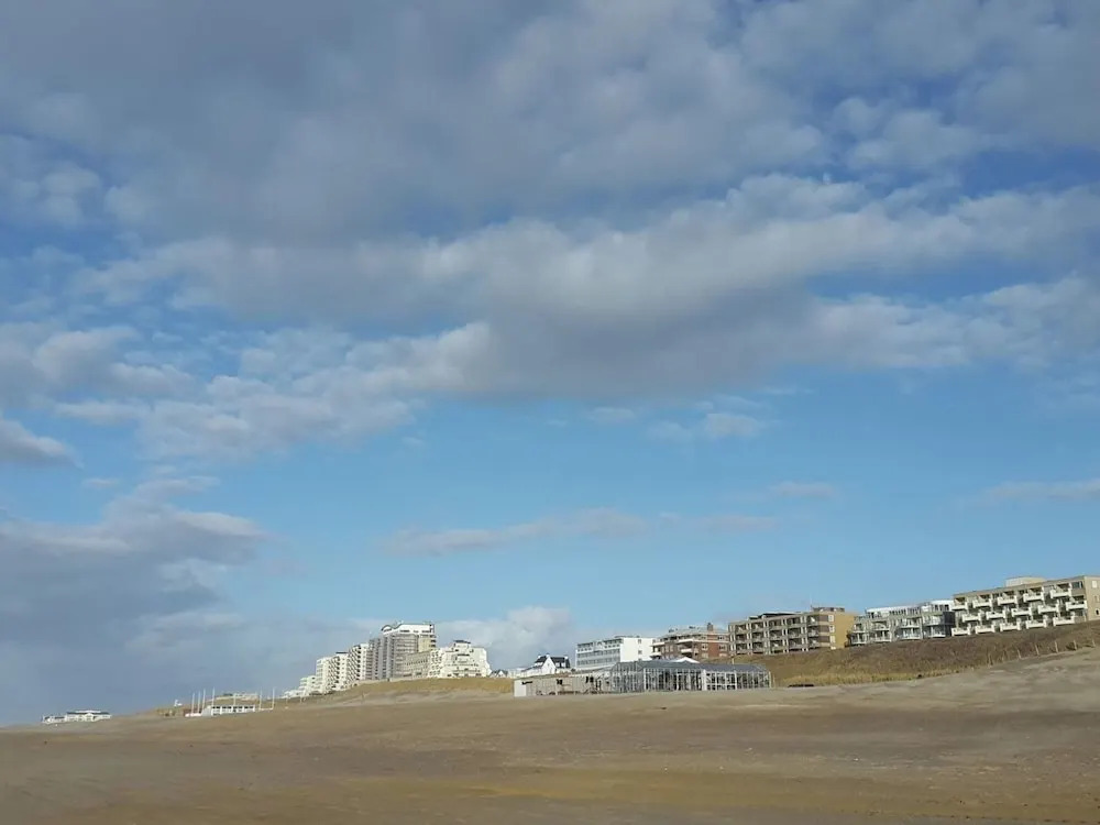 Wonderful Holiday Home in South Holland near Sea