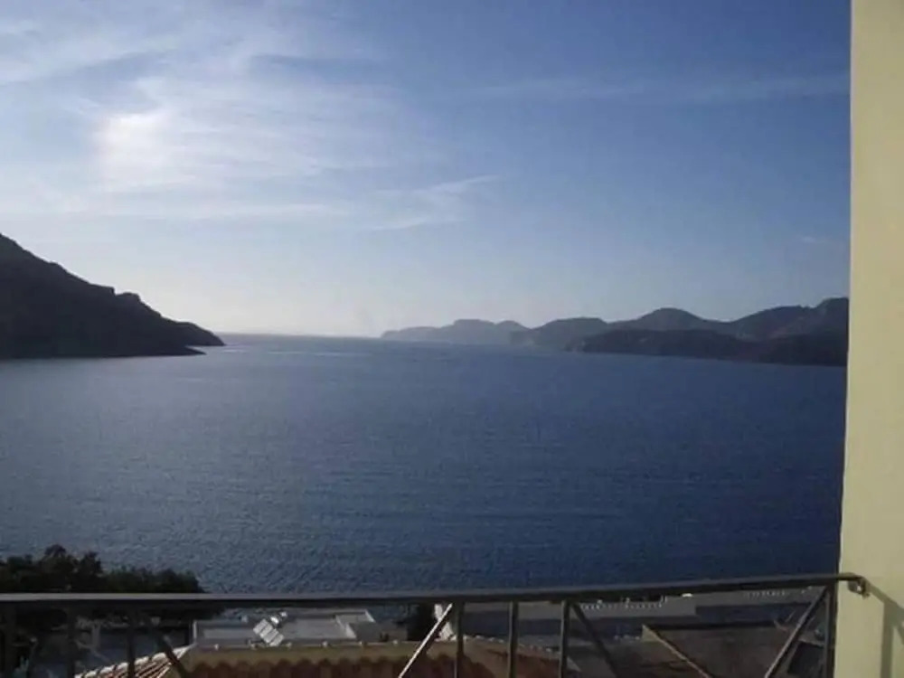 Apartment - Sleeps 5 - Parking - Private Terrace