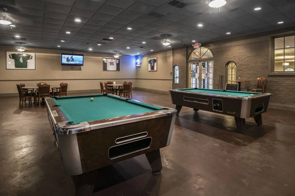 Rodeway Inn & Suites and Conference Center