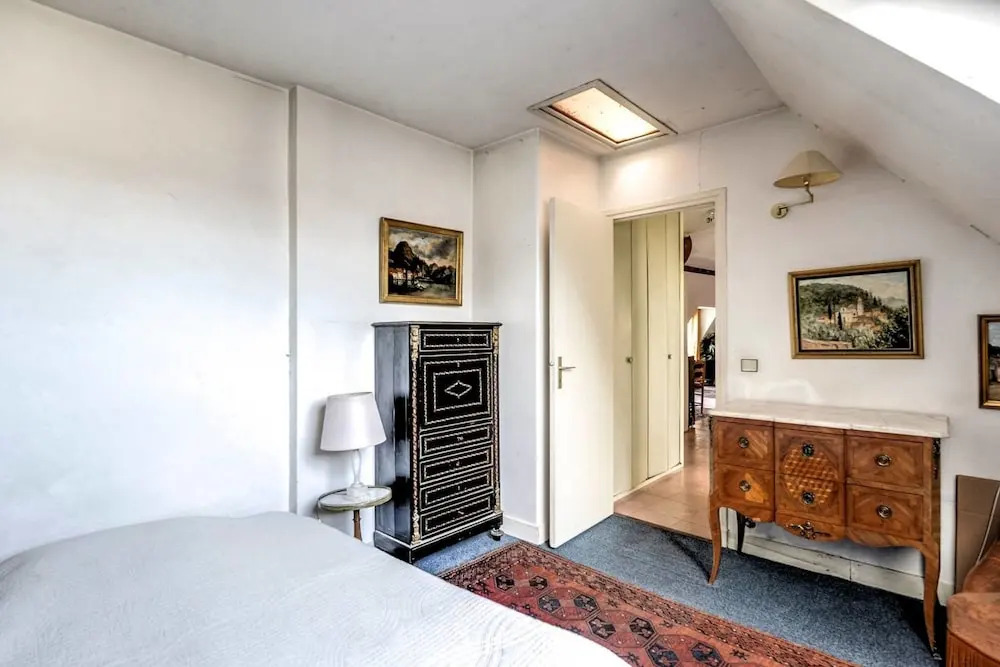 Rustic 3-bdr Family Apartment in Canal St. Martin