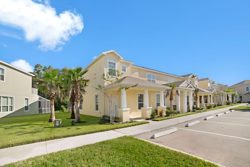 TR1510RC - 3 bedrooms - 6 guests - private pool, Clermont, US