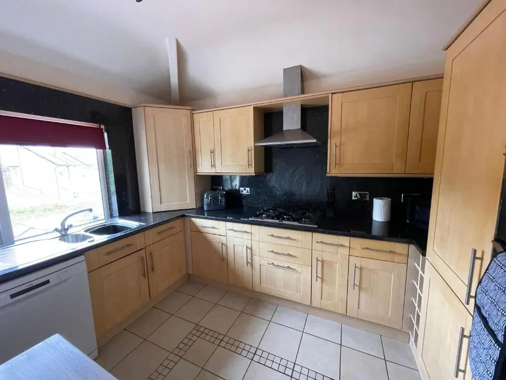 1st floor 2 bedroom apartment with park views and garden.