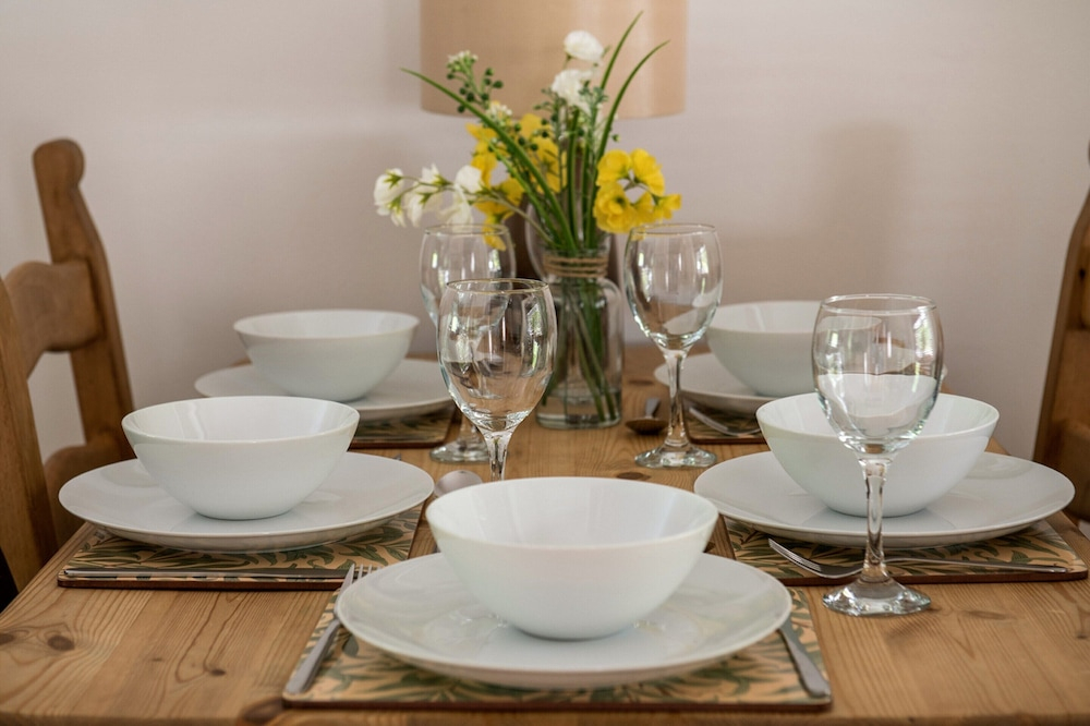 Cozy Pet-friendly Cottage in Snowdonia, No Deposit