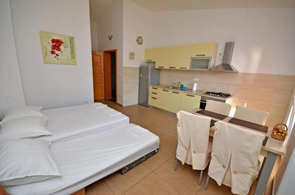 Apartments Jela