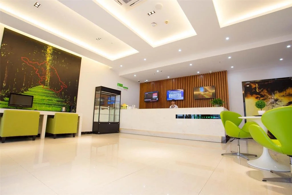 Vatica TianJin JingHai District Bus Station Home World Plaza Hotel