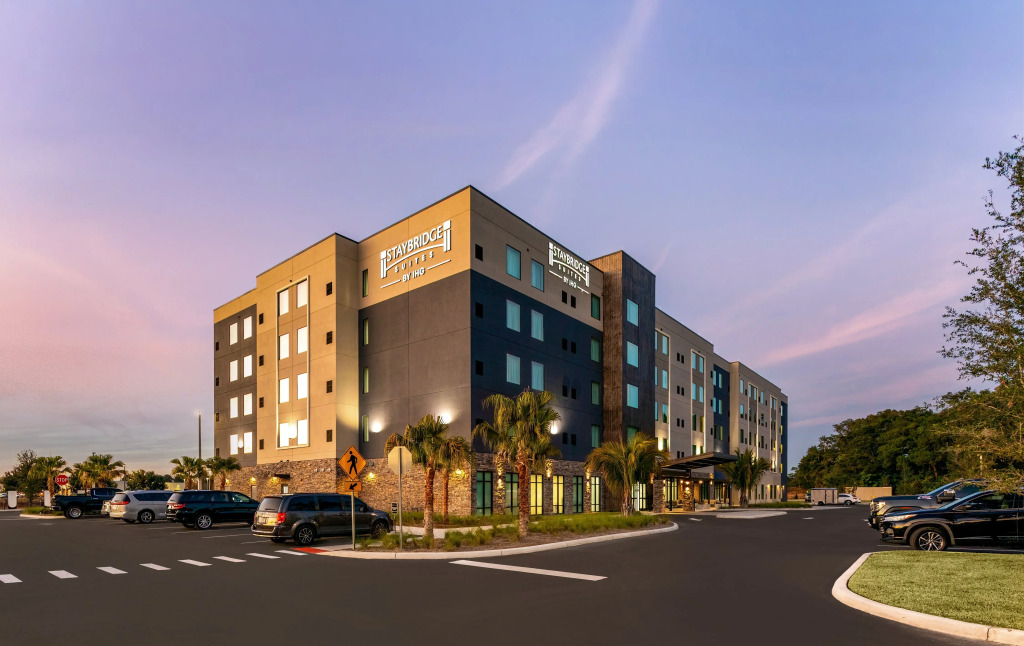 Staybridge Suites Ocala-near Equestrian-Aquatics by IHG