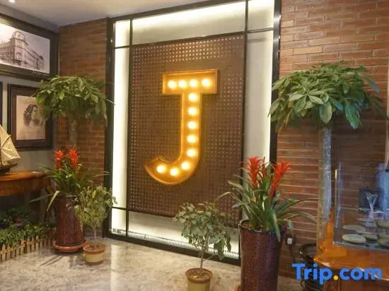 James Joyce Coffetel Hotel (Tianjin Dongli Kaifaqu Subway Station)
