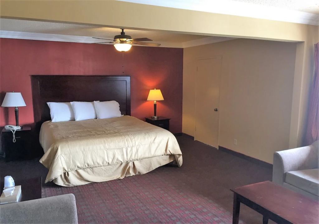 Pacific Inn and Suites