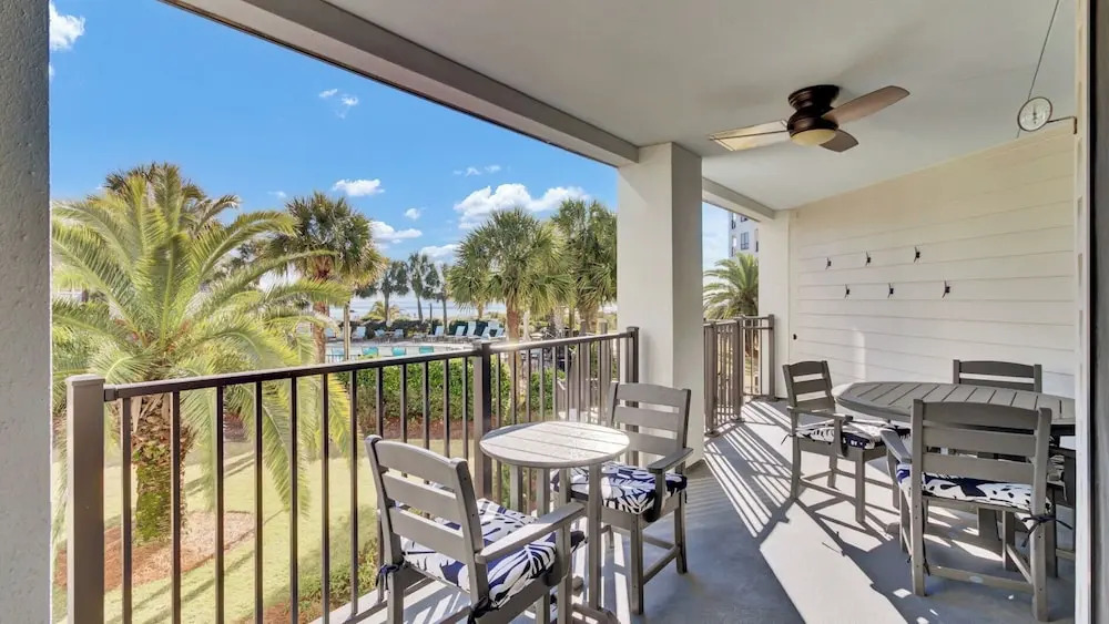 Newly Renovated Beachfront Condo Pool & Balcony 108 Summerhouse by Avantstay
