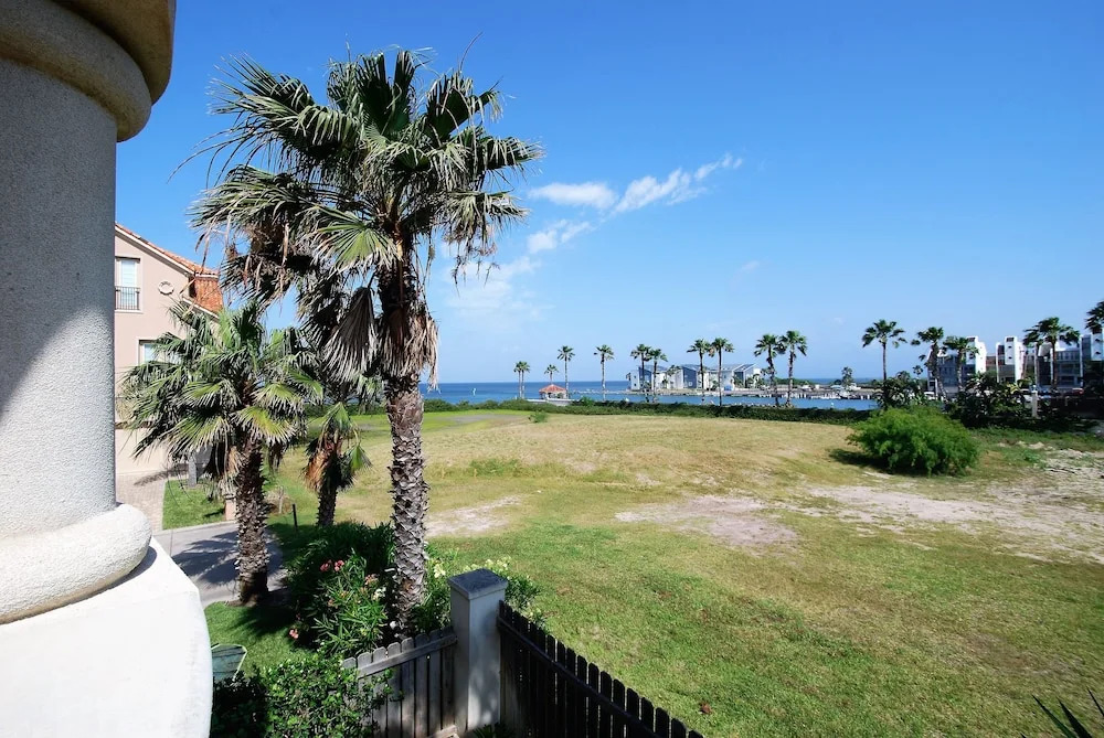 122 Bay Harbor 3 Bedroom Townhouse
