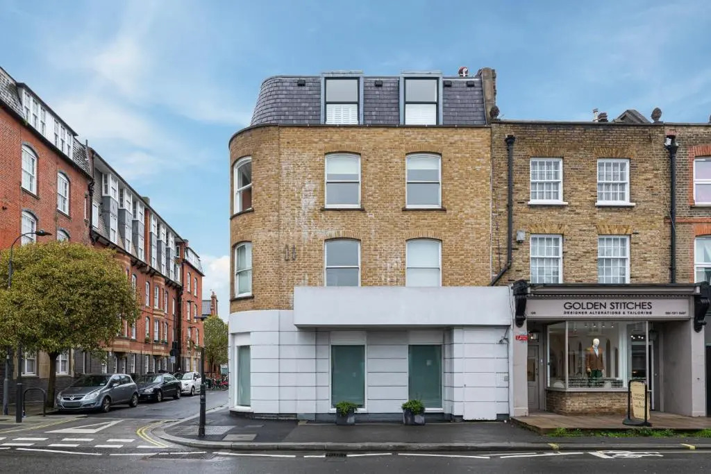 Contemporary apartment at the heart of Fulham