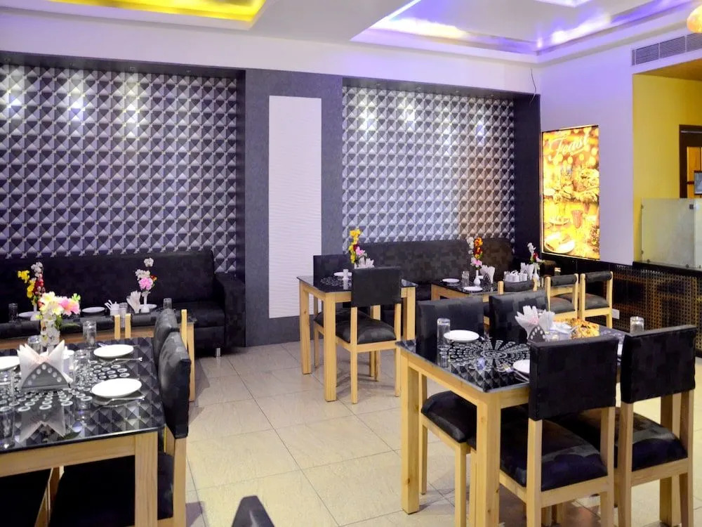 OYO 5777 The President Hotel