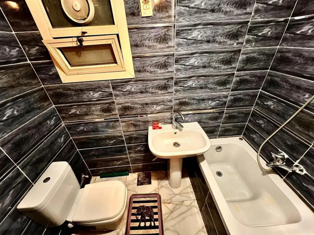 Elegant studio with private entrance with full services