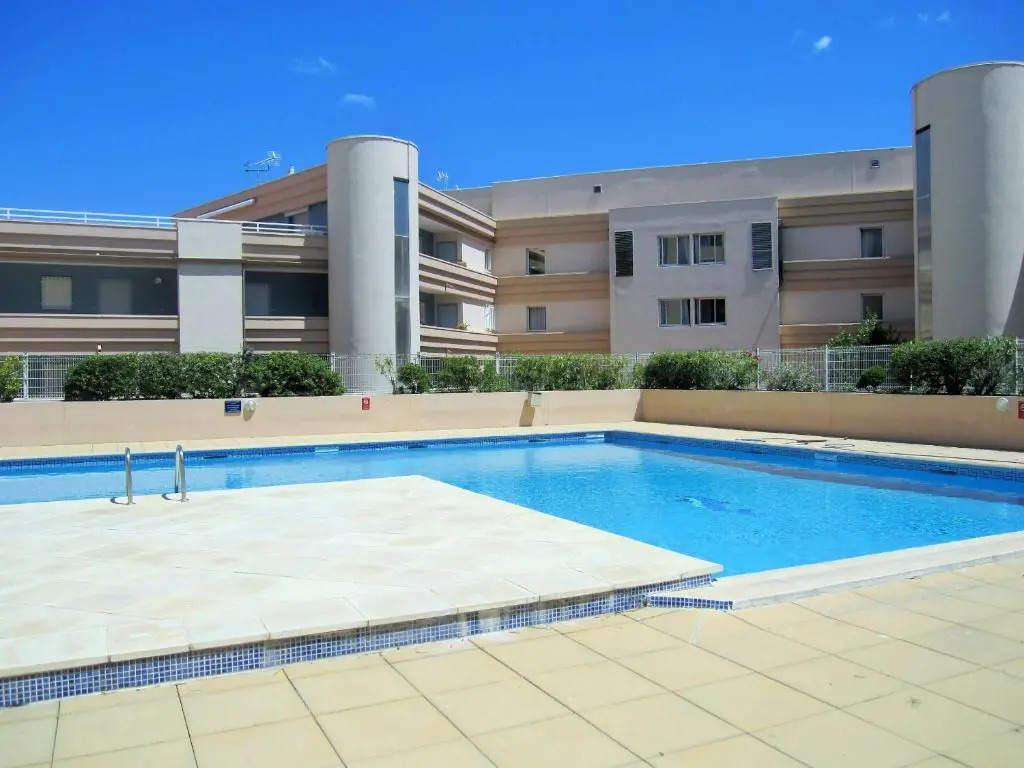 1 Chambres, Pkg, A Mi Chemin Entre Plages Et Centre Historique