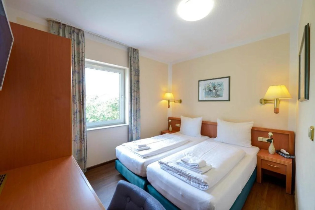 Hotel Opal