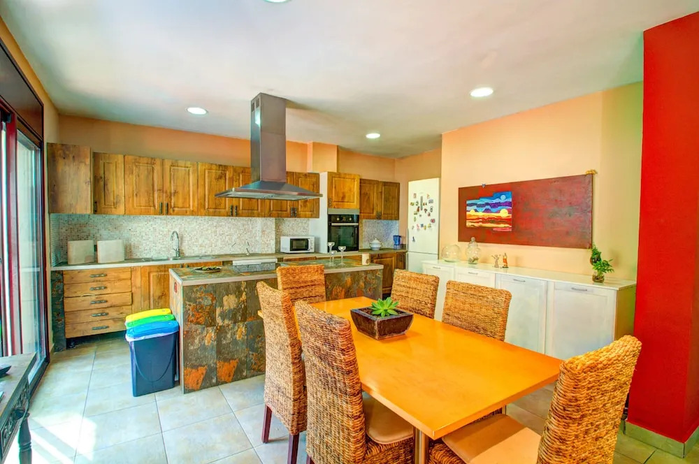 Relax House
