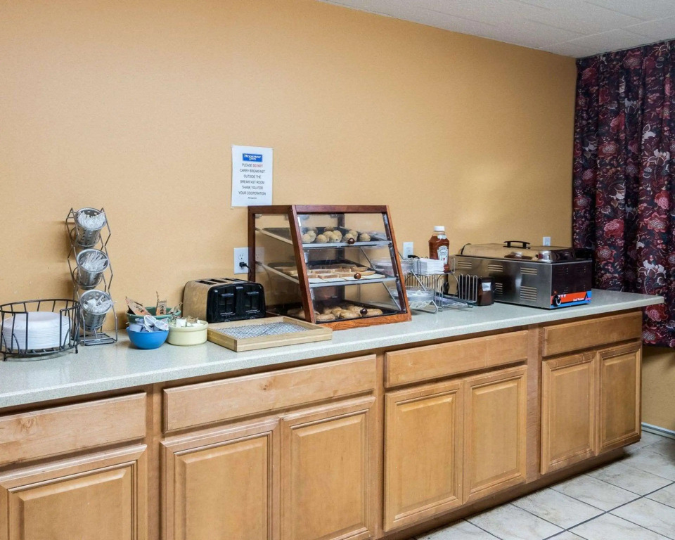 Rodeway Inn University