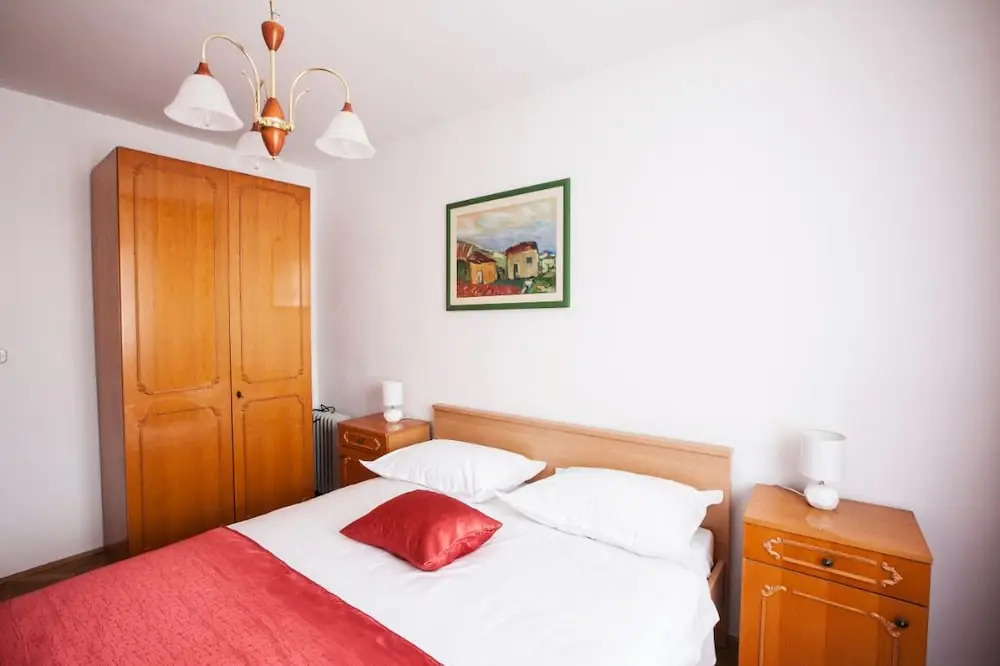 Spacious apartment 2 rooms free parking