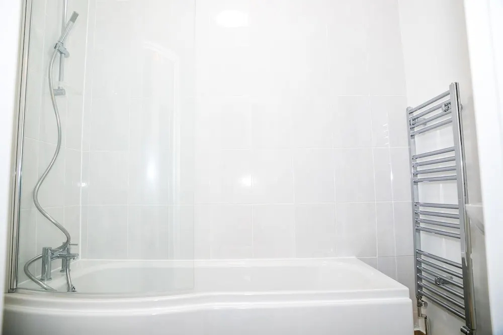 Flat 2, Falcondale House 5 South Cliff