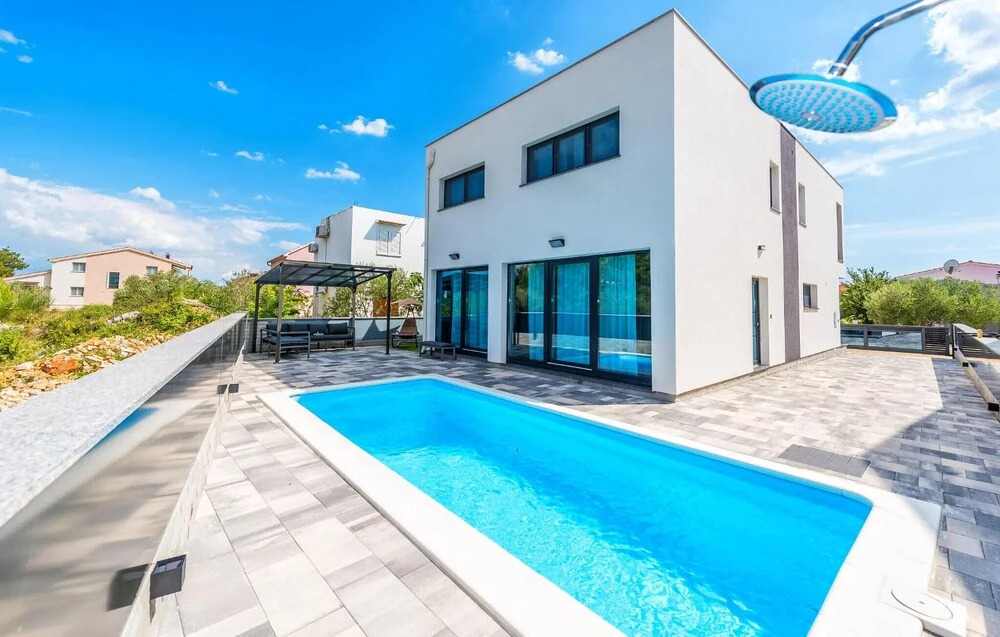 Beach Front Home In Srima