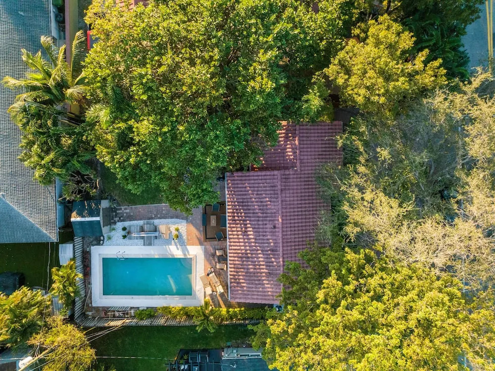 Recently Renovated Paradise W/ Private Pool! Close To Everything! 2 Bedroom Home by RedAwning
