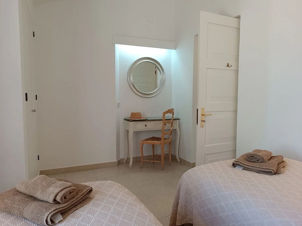 Villa 81 great spot Oura beach, Albufeira