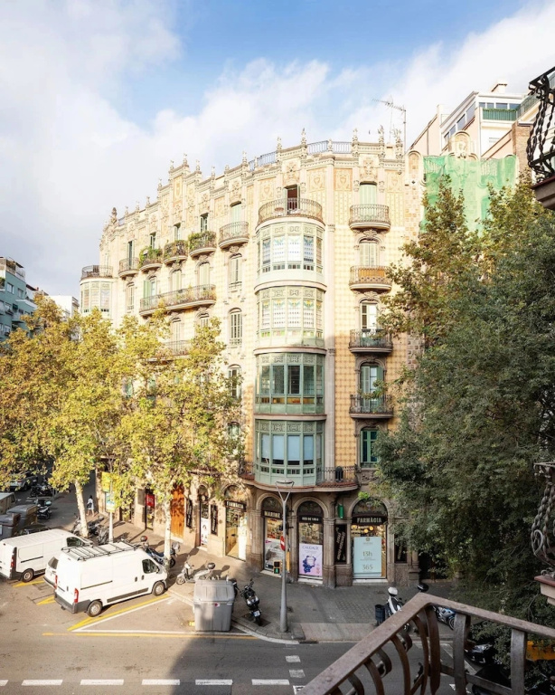 Bright and Cozy Flat in the Heart of the City