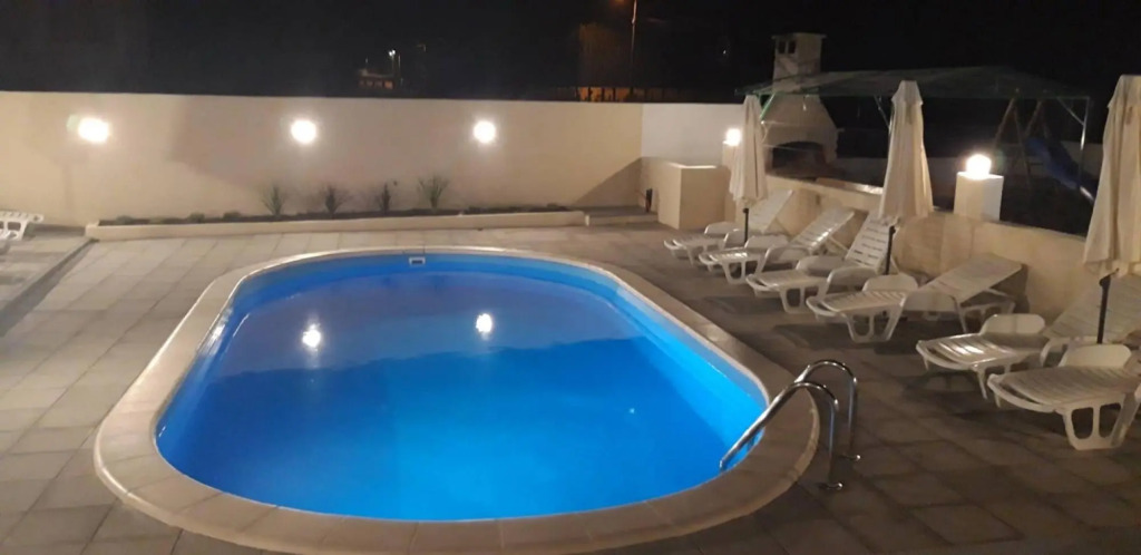 Nenad - With Pool - A5