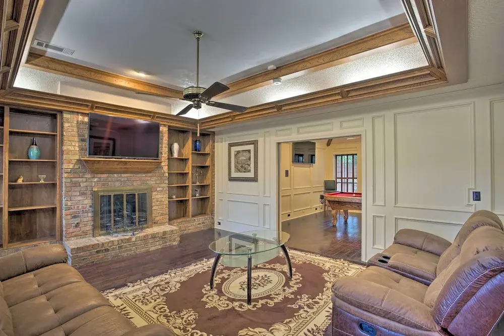 Unwind Fireside & Play Pool! Idyllic Mckinney Home