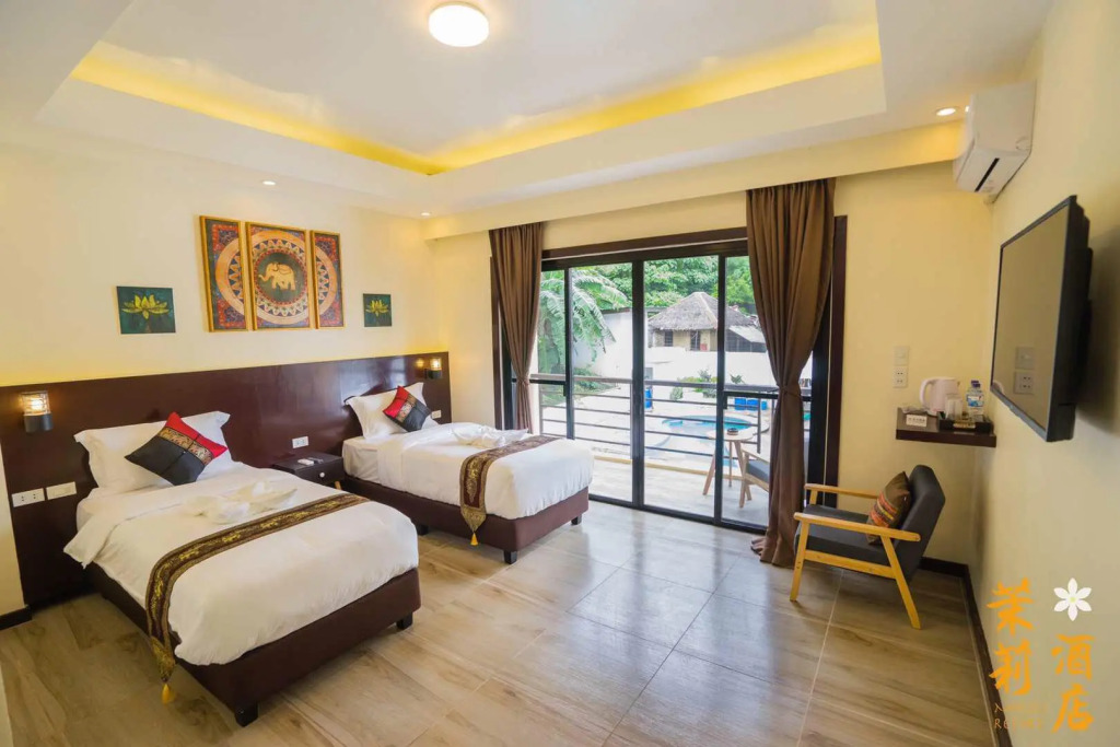 Molly Resorts