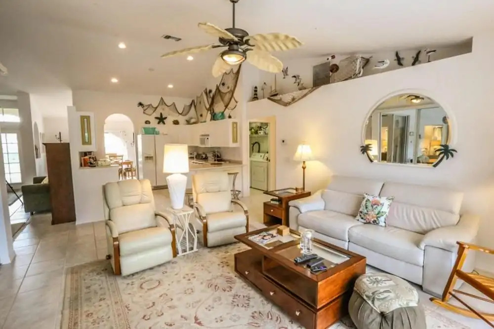 9817 Tonya Ct