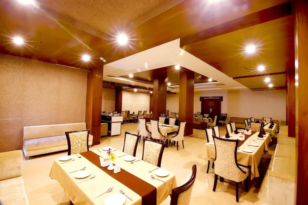 OYO 4779 Hotel Vansh Palace