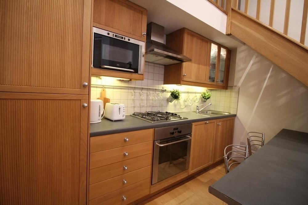 Kensington Mezzanine Apartment