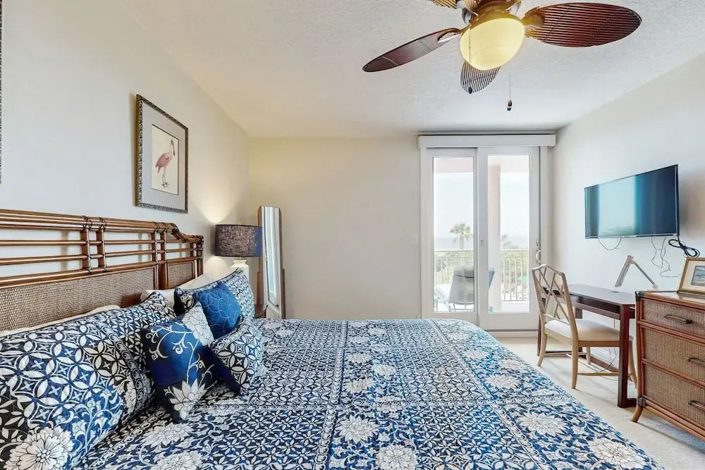 Oceanfront Condo With Washer/dryer, AC & Heated Pool