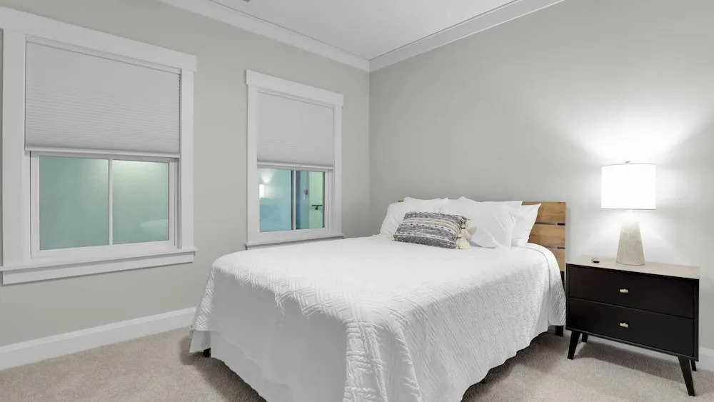 Sleeps 28 4 Suites in Walkable Historic District The Juliette by Avantstay